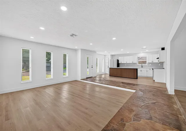 Photo 4 of Single family home for sale at 1407 Neptune Ln, Houston, TX 77062 | MLS# 40624989 | Listing updated on 2026-09-17