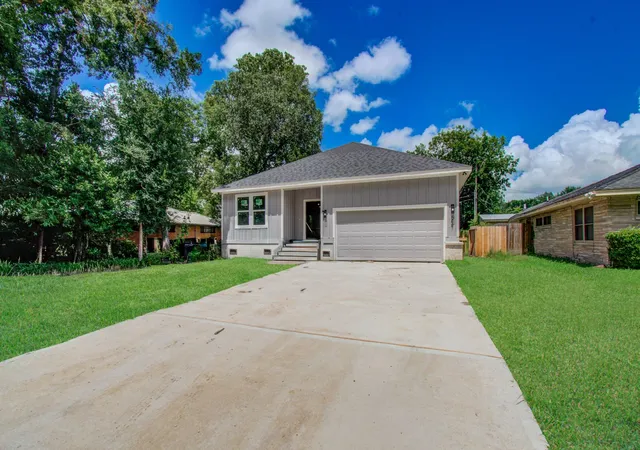Photo 1 of Single family home for sale at 5447 N Shady Crk Dr, Houston, TX 77017 | MLS# 52365940 | Listing updated on 2026-09-27