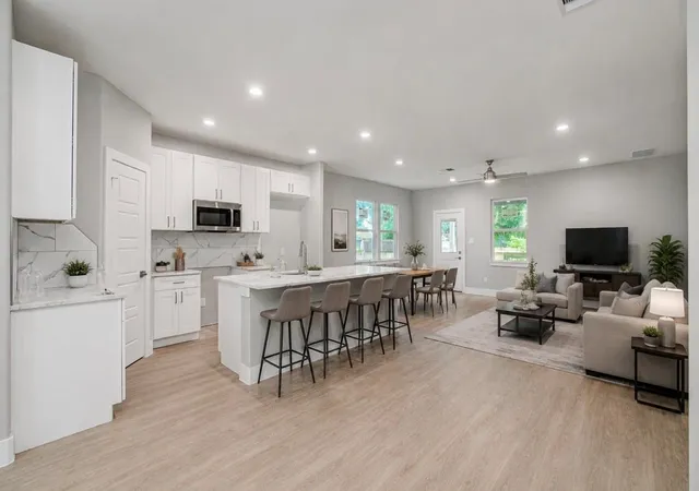 Photo 2 of Single family home for sale at 5447 N Shady Crk Dr, Houston, TX 77017 | MLS# 52365940 | Listing updated on 2026-09-27
