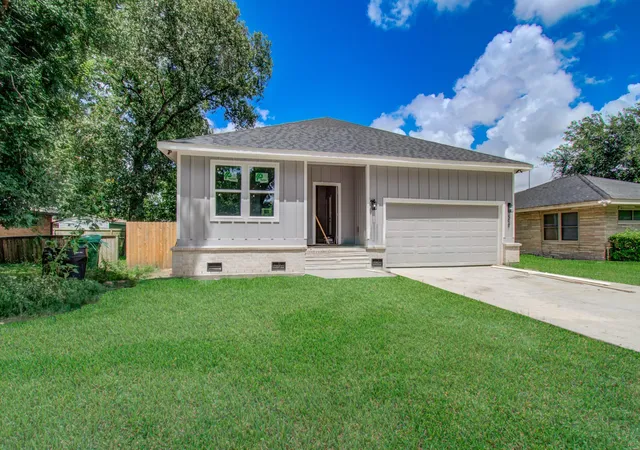 Photo 3 of Single family home for sale at 5447 N Shady Crk Dr, Houston, TX 77017 | MLS# 52365940 | Listing updated on 2026-09-27