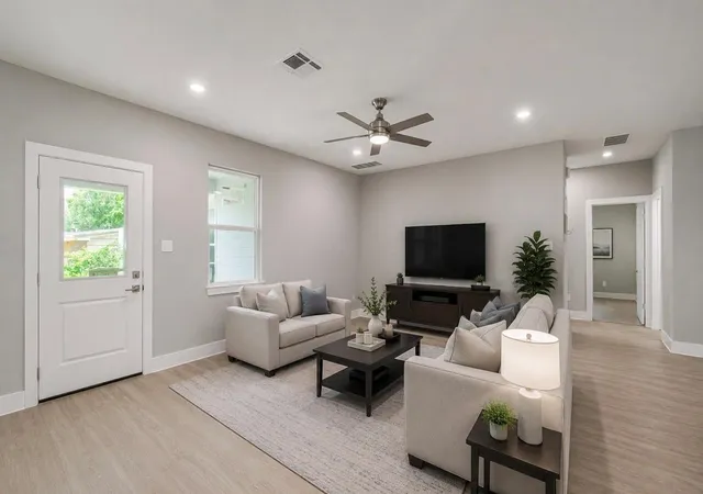 Photo 4 of Single family home for sale at 5447 N Shady Crk Dr, Houston, TX 77017 | MLS# 52365940 | Listing updated on 2026-09-27