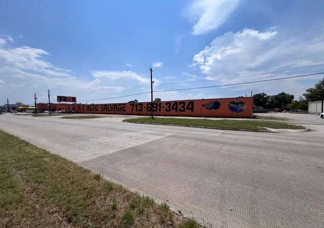 Photo 2 of Land for sale at 6315 N Shepherd Dr, Houston, TX 77091 | MLS# 9967677 | Listing updated on 2026-03-31