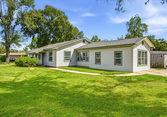 Photo 1 of Single family home for sale at 311 Burnett Dr, Baytown, TX 77520 | MLS# 35888145 | Listing updated on 2026-08-04