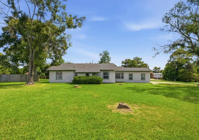 Photo 2 of Single family home for sale at 311 Burnett Dr, Baytown, TX 77520 | MLS# 35888145 | Listing updated on 2026-08-04