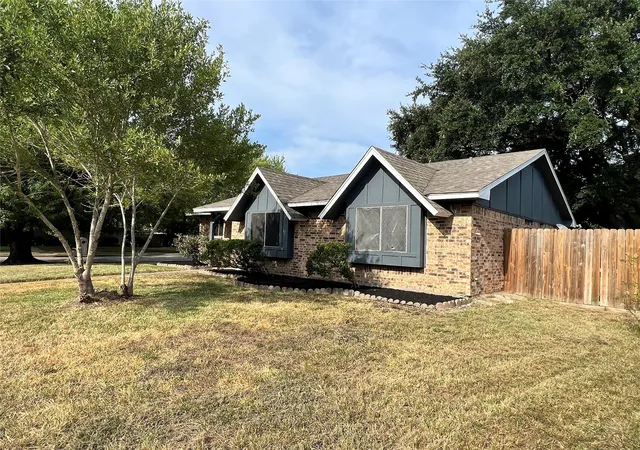 Photo 2 of Sale Pending at 10358 Misty River Dr, Houston, TX 77086 | MLS# 15135575 | Listing updated on 2026-09-14