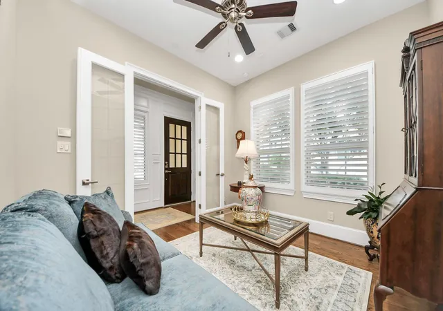 Photo 3 of Single family home for sale at 852 Dunleigh Meadows Ln, Houston, TX 77055 | MLS# 74607372 | Listing updated on 2026-09-04