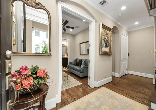 Photo 4 of Single family home for sale at 852 Dunleigh Meadows Ln, Houston, TX 77055 | MLS# 74607372 | Listing updated on 2026-09-04