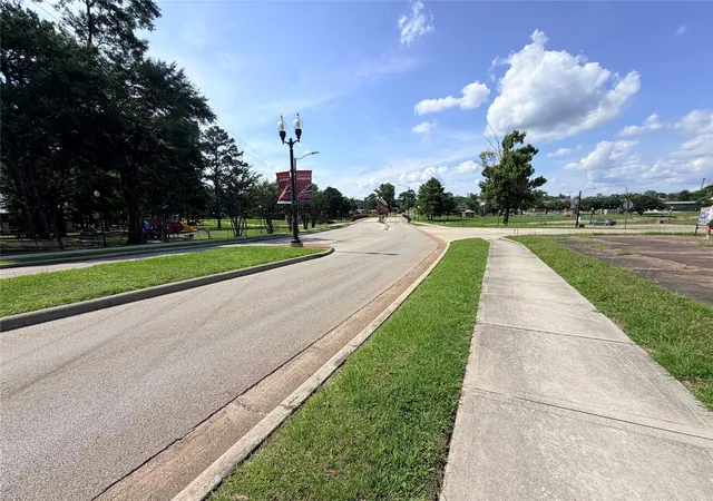 Photo 4 of Land for sale at 400 S Main St, Jasper, TX 75951 | MLS# 52335215 | Listing updated on 2026-10-01