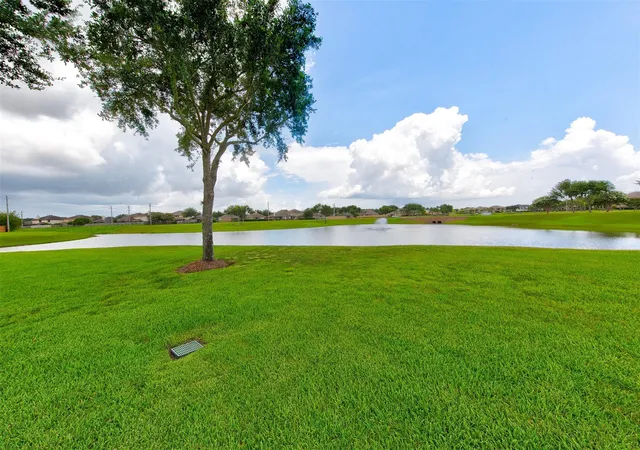 5th image of 2391 Santa Luz Path, League City, TX 77573 | MLS# 75210406