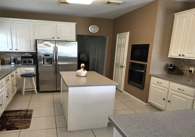Photo 3 of Single family home for sale at 2431 Oyster Loop Dr, Sugar Land, TX 77478 | MLS# 20503850 | Listing updated on 2026-07-21