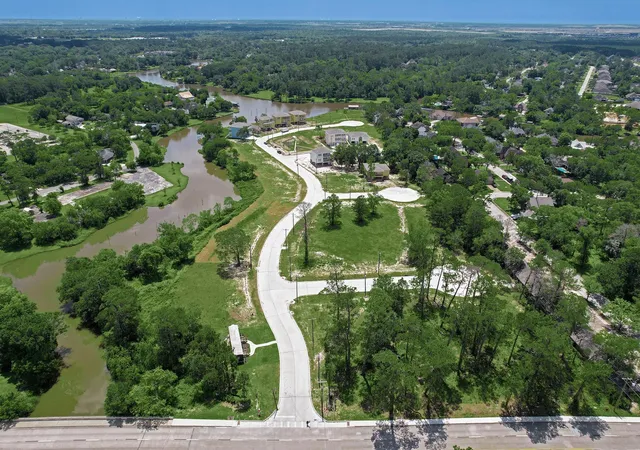 Photo 3 of Single family home for sale at 3921 Peacock Isle Dr, Dickinson, TX 77539 | MLS# 6157857 | Listing updated on 2026-09-19