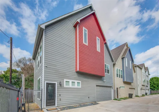 2nd image of 738 Link Rd, Houston, TX 77009 | MLS# 14000868