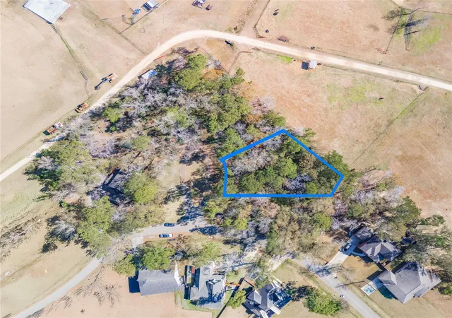 1st image of 25 Holly Springs Dr, Conroe, TX 77302 | MLS# 21518131