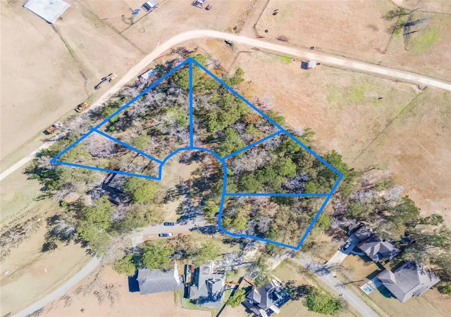 2nd image of 25 Holly Springs Dr, Conroe, TX 77302 | MLS# 21518131