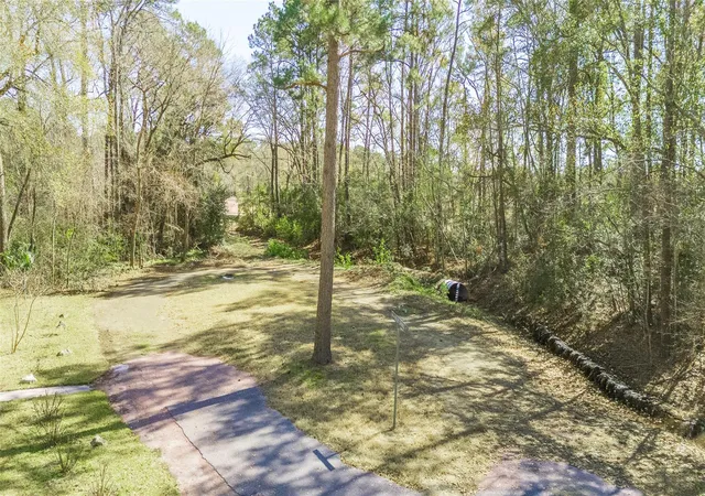 4th image of 25 Holly Springs Dr, Conroe, TX 77302 | MLS# 21518131