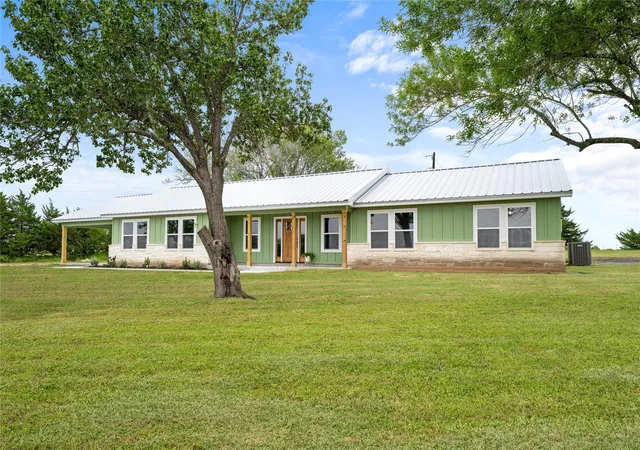 3rd image of 1232 Swiss Alp Hills Loop, Schulenburg, TX 78956 | MLS# 83560655