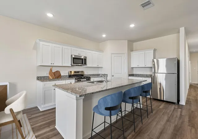 Photo 2 of Single family home for sale at 3326 Nautical Mile Dr, Dickinson, TX 77539 | MLS# 31092623 | Listing updated on 2026-09-18