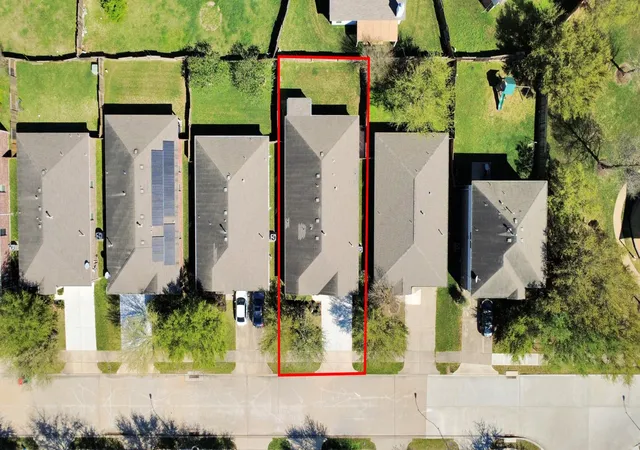 Photo 3 of Sale Pending at 5810 Camelia Evergreen Ln, Richmond, TX 77407 | MLS# 74325231 | Listing updated on 2026-09-14
