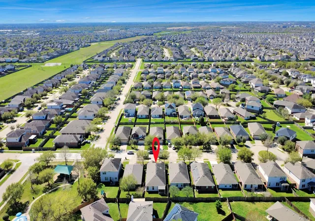 Photo 4 of Sale Pending at 5810 Camelia Evergreen Ln, Richmond, TX 77407 | MLS# 74325231 | Listing updated on 2026-09-14