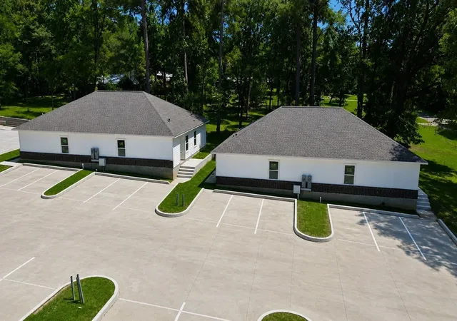 1st image of 103 Summer Pl, Huntsville, TX 77340 | MLS# 34085080