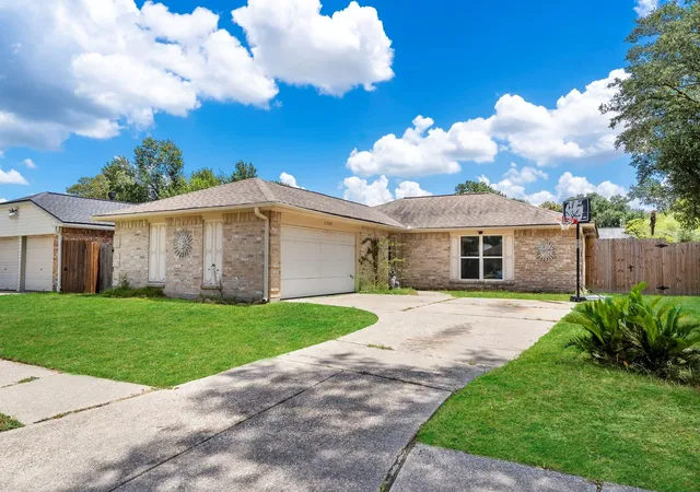 Photo 2 of Single family home for sale at 21022 Fernhollow Ln, Spring, TX 77388 | MLS# 82431580 | Listing updated on 2026-09-01