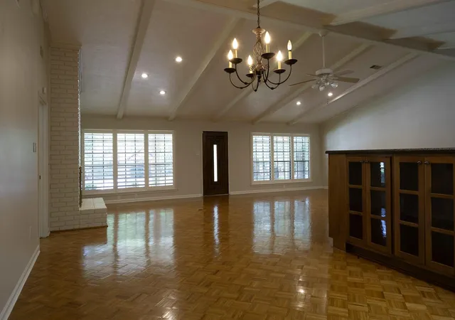 2nd image of 372 Oak Hill Dr, Huntsville, TX 77340 | MLS# 60008030