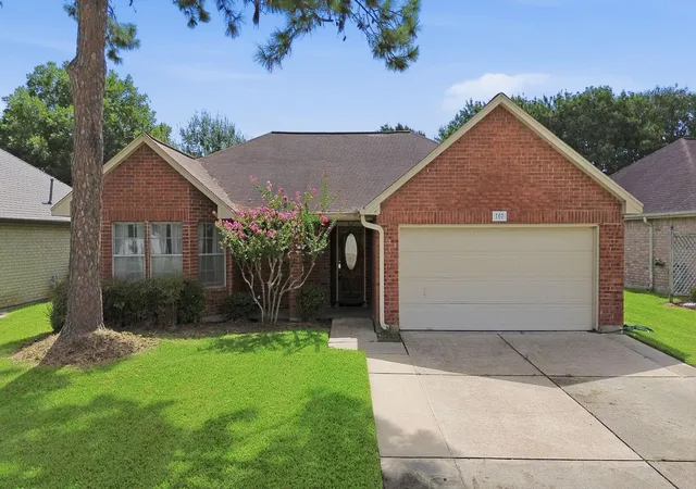 1st image of 707 Laurel Grove Ln, Pearland, TX 77584 | MLS# 70649780