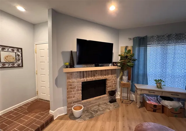 3rd image of 3100 Walnut Bend Ln #201, Houston, TX 77042 | MLS# 68559055