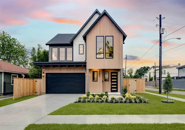 1st image of 902 E 25th St, Houston, TX 77009 | MLS# 32496070