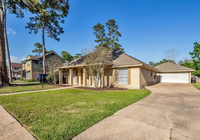 Photo 2 of Single family home for sale at 4801 Summer Ln, Baytown, TX 77521 | MLS# 71072057 | Listing updated on 2026-05-17