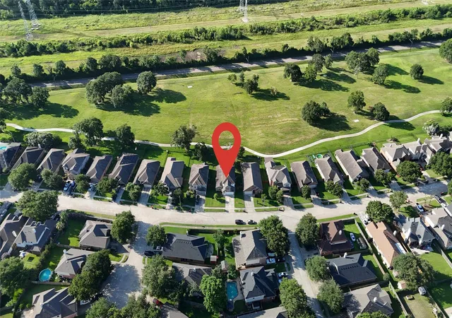 Photo 3 of Single family home for sale at 2506 Bay Hl Dr, Baytown, TX 77523 | MLS# 10418182 | Listing updated on 2026-08-29