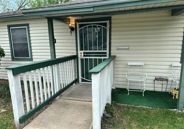 5th image of 10206 Ashville Dr, Houston, TX 77051 | MLS# 25145032
