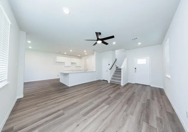 Photo 3 of Sale Pending at 2106 Creole Crk Ln, Houston, TX 77090 | MLS# 46806697 | Listing updated on 2026-09-04