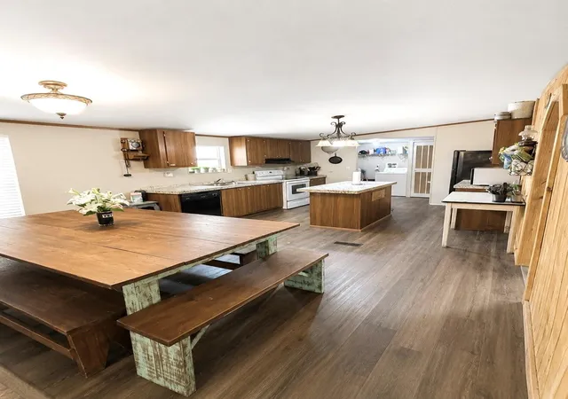 Photo 4 of Single family home for sale at 1337 Wiemers Rd, Saratoga, TX 77585 | MLS# 95962767 | Listing updated on 2026-08-31