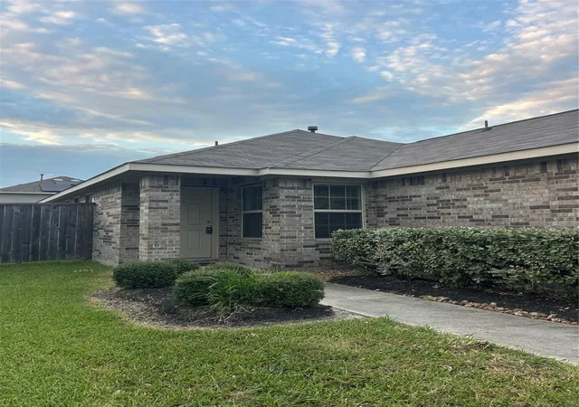 4th image of 4311 Cedar Elm St, Baytown, TX 77521 | MLS# 8105536