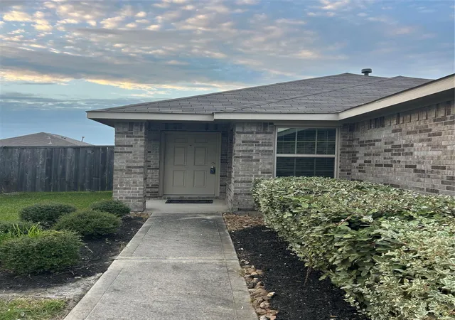 5th image of 4311 Cedar Elm St, Baytown, TX 77521 | MLS# 8105536