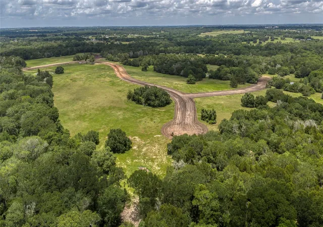 4th image of 22 Ridgewood Lane, Brenham, TX 77833 | MLS# 93734124