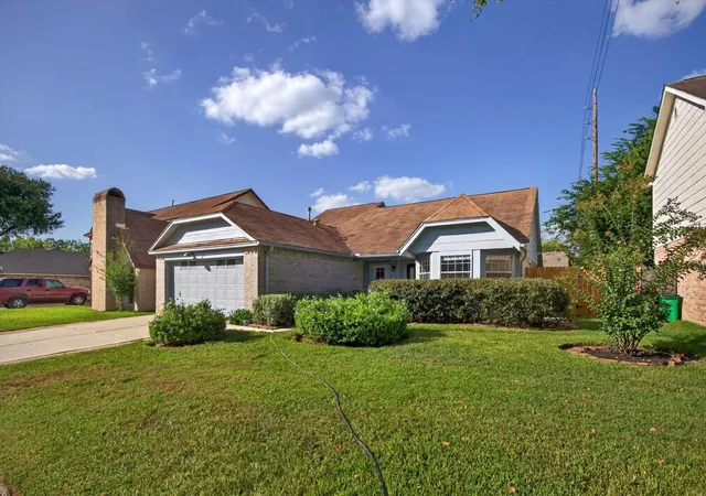 Photo 2 of Single family home for sale at 19406 Horden Crk Dr, Tomball, TX 77375 | MLS# 77370535 | Listing updated on 2026-10-06