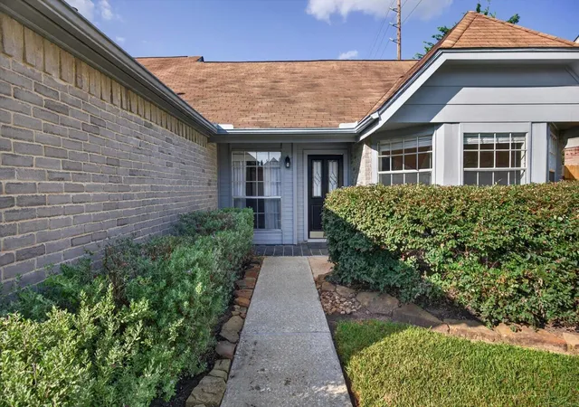 Photo 3 of Single family home for sale at 19406 Horden Crk Dr, Tomball, TX 77375 | MLS# 77370535 | Listing updated on 2026-10-06