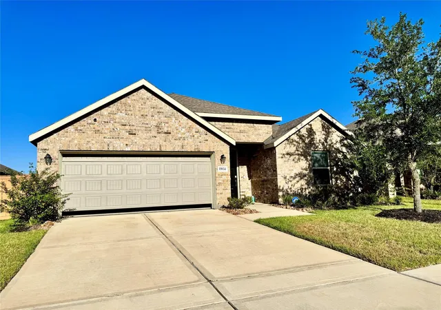 Photo 2 of Single family home for sale at 19834 Sienna Green Dr, Hockley, TX 77447 | MLS# 11686778 | Listing updated on 2026-09-22