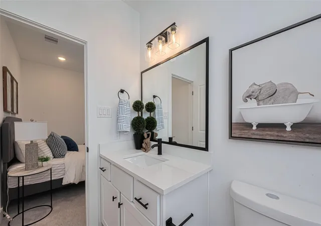 5th image of 9435 Pembrook, Houston, TX 77003