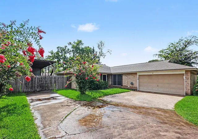 Single family home for sale at 7307 Willow Oak Dr, Baytown, TX 77521 | MLS# 34058012