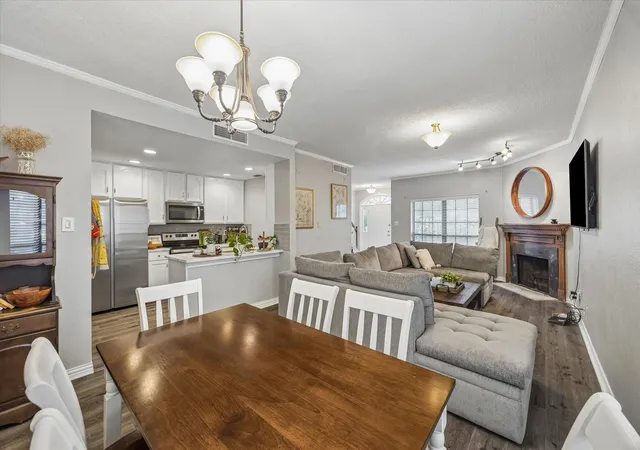 2nd image of 7350 Kirby Dr #6, Houston, TX 77030 | MLS# 60567383