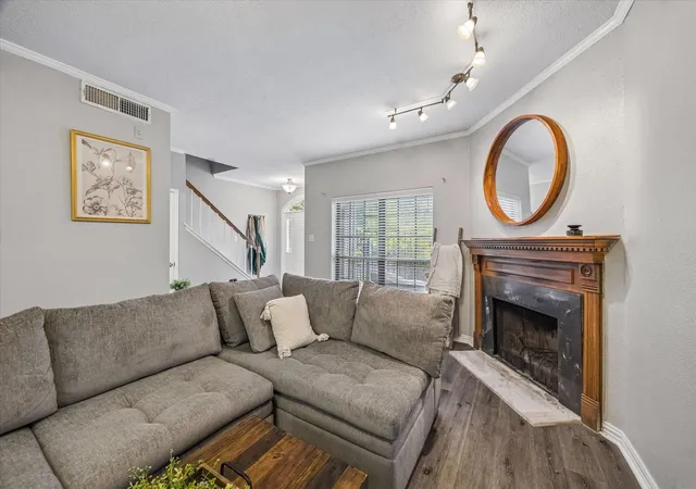 Photo 3 of Townhouse for sale at 7350 Kirby Dr #6, Houston, TX 77030 | MLS# 60567383 | Listing updated on 2026-09-27