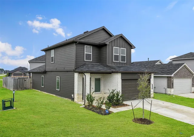 Photo 2 of Single family home for sale at 1103 Juniper Vista Dr, Houston, TX 77090 | MLS# 54020630 | Listing updated on 2026-09-16