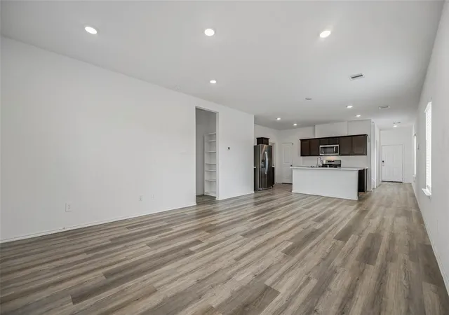 Photo 3 of Single family home for sale at 1103 Juniper Vista Dr, Houston, TX 77090 | MLS# 54020630 | Listing updated on 2026-09-16