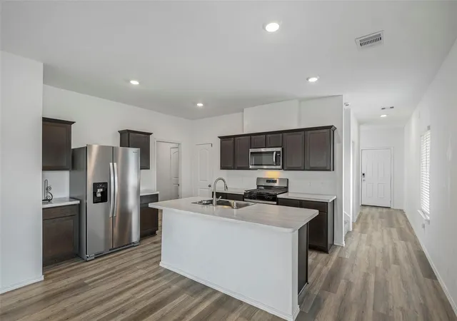 Photo 4 of Single family home for sale at 1103 Juniper Vista Dr, Houston, TX 77090 | MLS# 54020630 | Listing updated on 2026-09-16