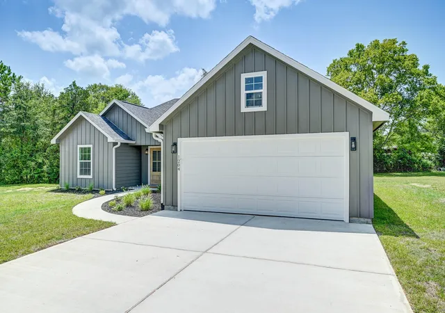 3rd image of 1204 Ada St, New Waverly, TX 77358 | MLS# 31514768