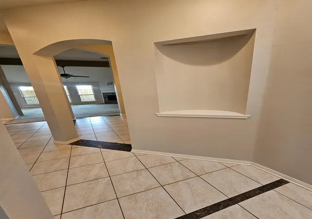 Photo 4 of Sale Pending at 3118 Glen Cullen Ln, Pearland, TX 77584 | MLS# 50015787 | Listing updated on 2026-09-13