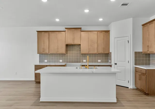 4th image of 5015 Silk Petal Dr, Rosenberg, TX 77471 | MLS# 79318263